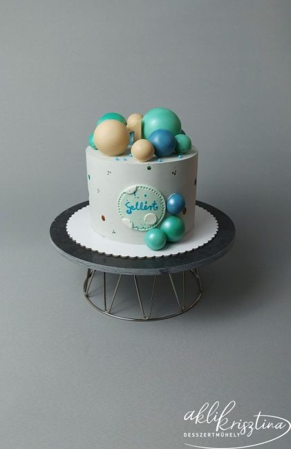 gyerek-torta-kisfiuknak